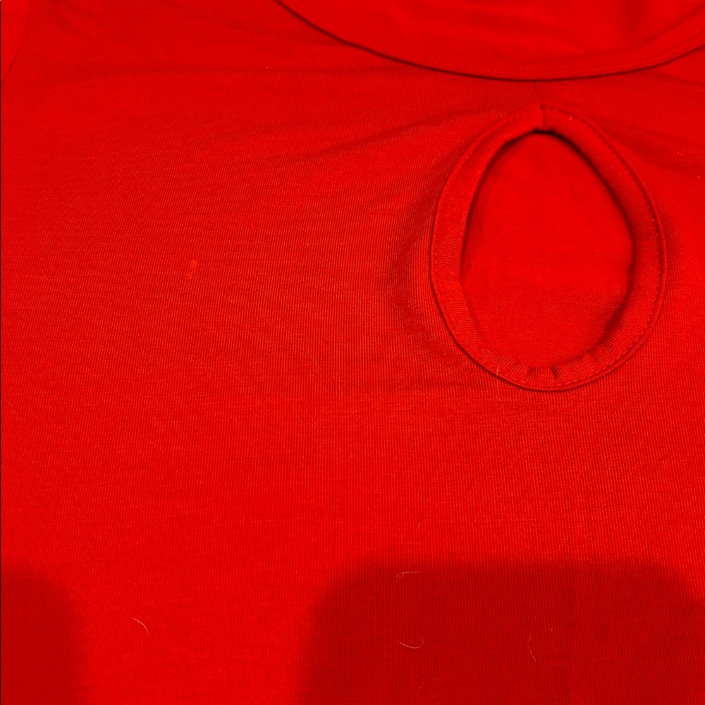 Guess Key Hole Top - Picture 3 of 10